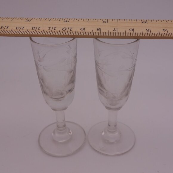 Set of Four(4) Very Small Glasses - Picture 9 of 11